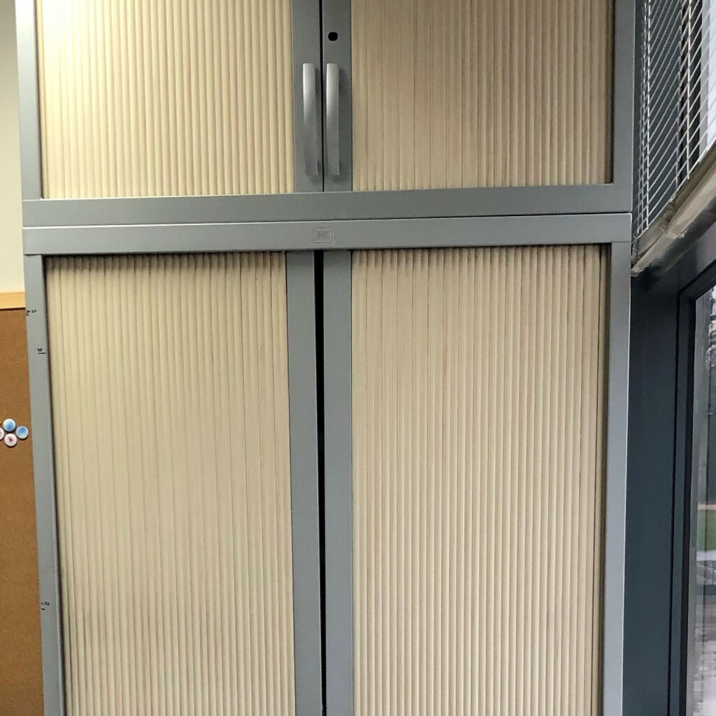 Donación de excedentes de material - Armario puertas correderas de